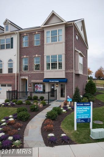 8 Hunt Farms Ct