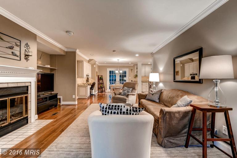 16 Dulaney Hills Ct