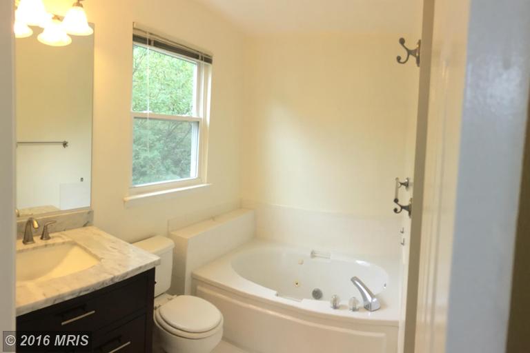 7834 Old Litchfield Ln