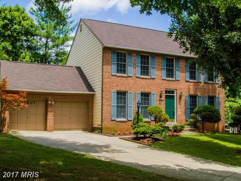 11607 Lakewater Ln