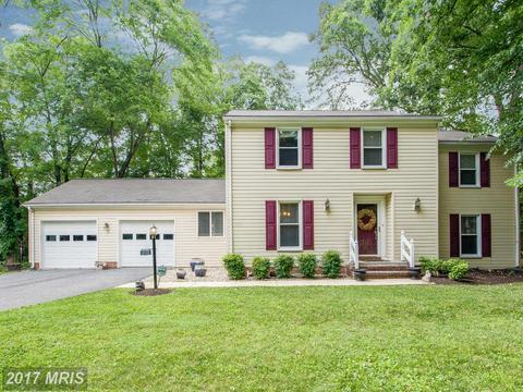 11607 Lakewater Ln