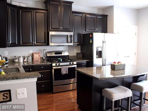 529 Fox River Hills Way