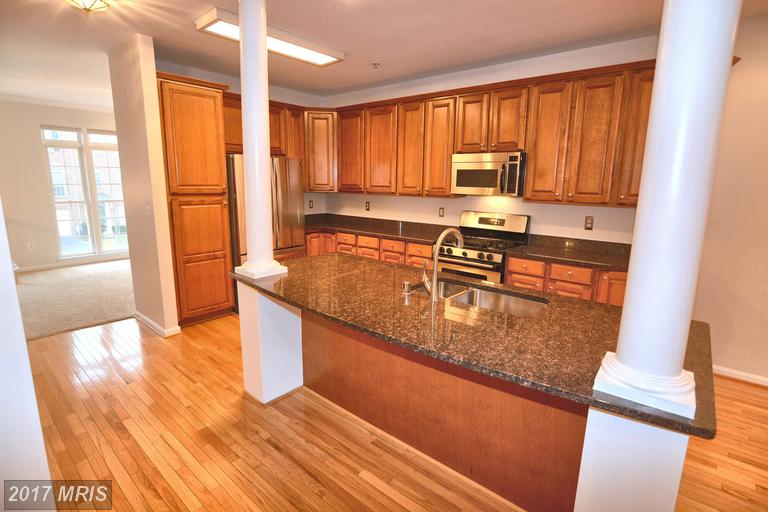 2409 Bolton Ln