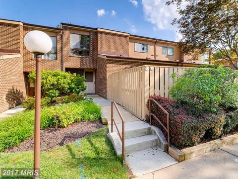 2 Mary Carroll Ct