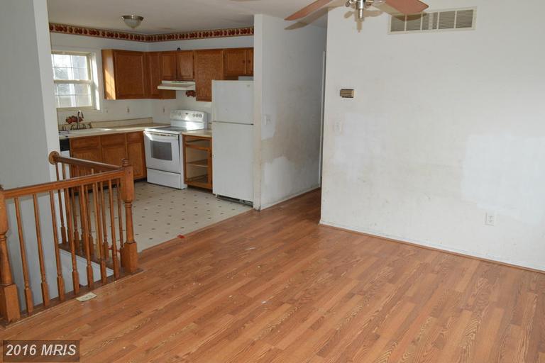 7996 Scotts Manor Ct