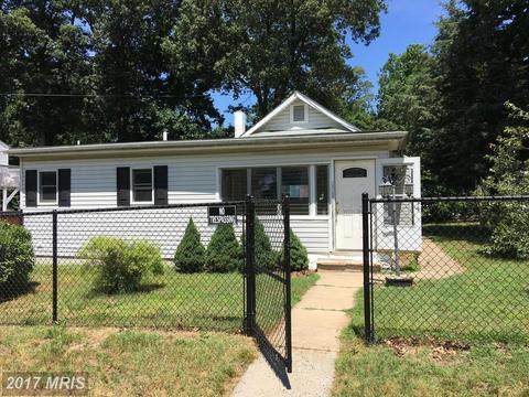 272 Riverside Dr