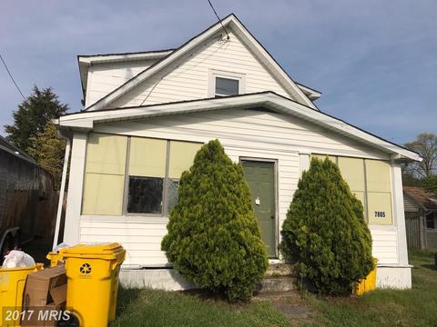 272 Riverside Dr