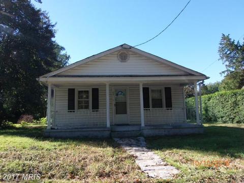 272 Riverside Dr