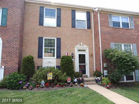 8842 Fox Cir
