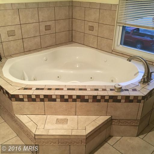 3916 Tevis Cir