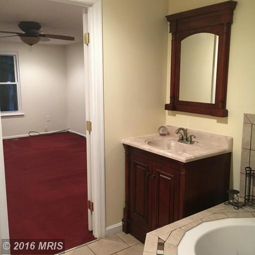 3916 Tevis Cir