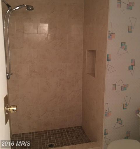606 Glynock Pl