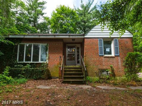 5002 Woodlands Glen Rd