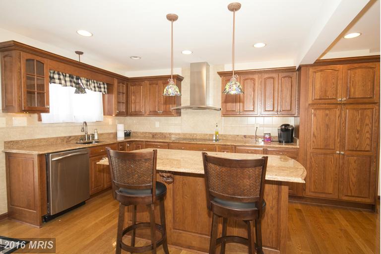 49 Longeron Dr