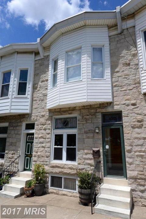 8 Robinson St S