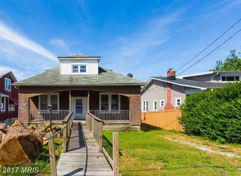 702 Dorchester Rd