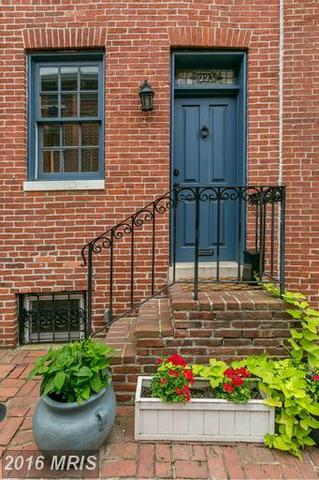 223 Churchill St