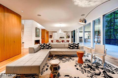 1127 Castanea Ct
