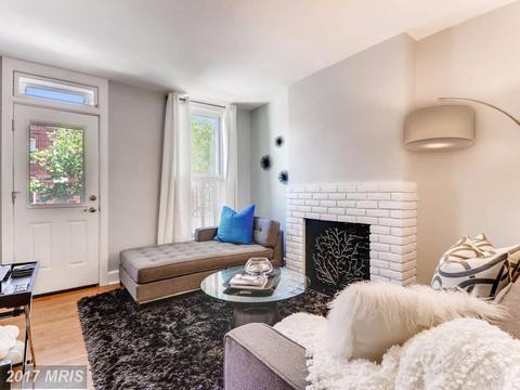 1309 Andre St