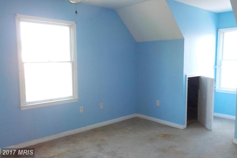 312 Lloyd Cir