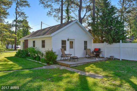 106 Oak St
