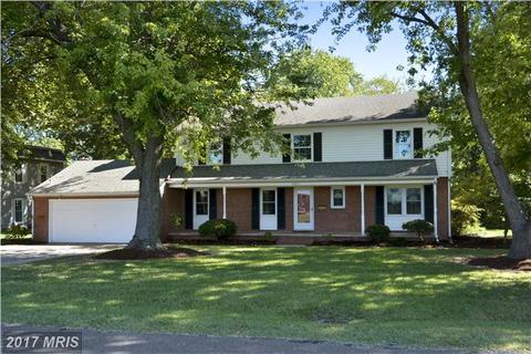 106 Oak St