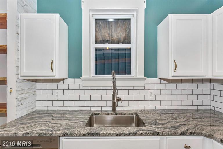 327 2nd St