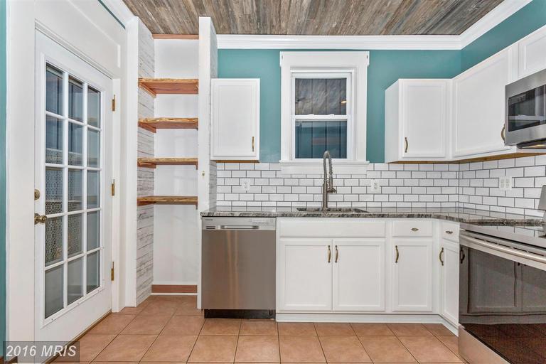 327 2nd St
