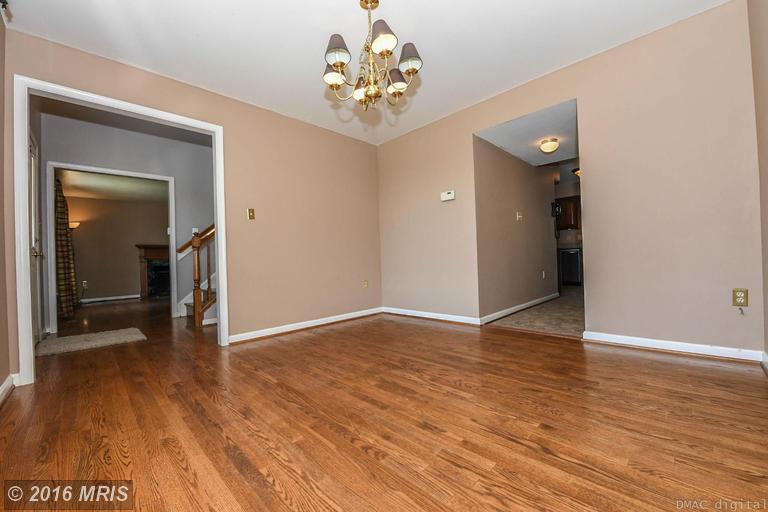 2173 Greenleaf Dr E