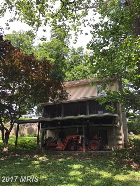 18 Main St