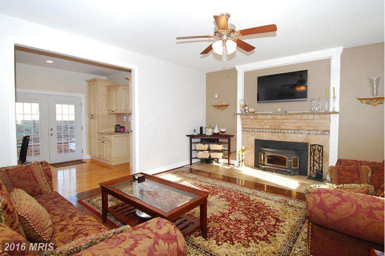 6524 Carrie Lynn Ct