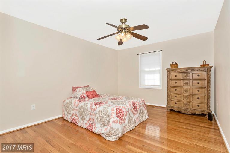 12807 Boxwood Ln