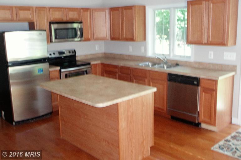 852 Warburton Rd