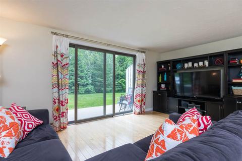 32 Hall Ct