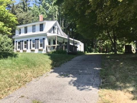 32 Hall Ct