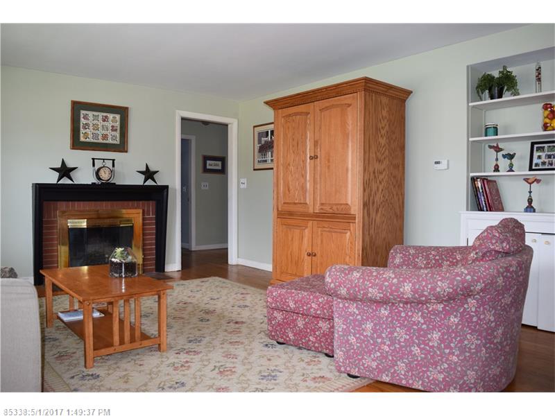 32 Oakdale Ave