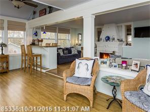 103 Middle Rd