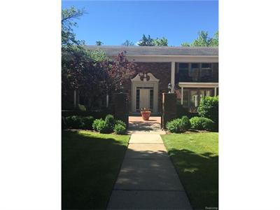 For Sale: 885 N Old Woodward Birmingham, MI 48009