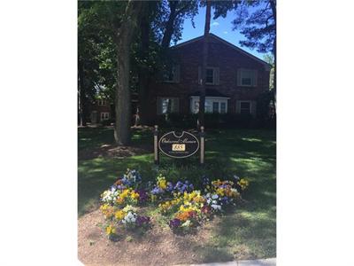 For Sale: 885 N Old Woodward Birmingham, MI 48009