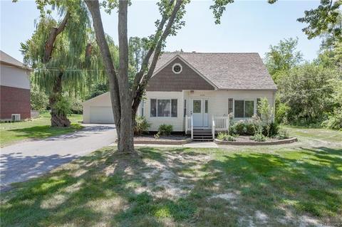 1626 W Twelve Mile Rd