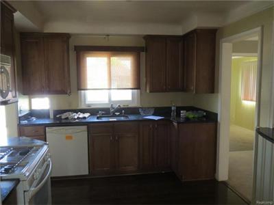 For Sale: 15359 Stricker Eastpointe, MI 48021