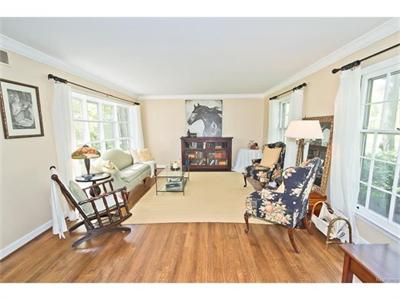For Sale: 32816 Robinhood Franklin, MI 48025