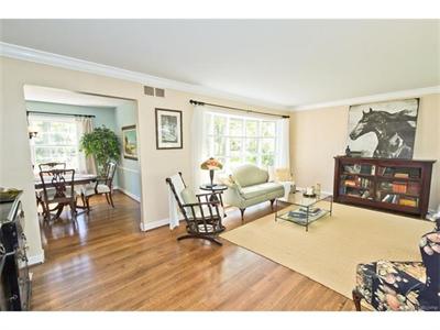 For Sale: 32816 Robinhood Franklin, MI 48025