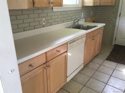For Sale: 744 W Mapledale Hazel Park, MI 48030