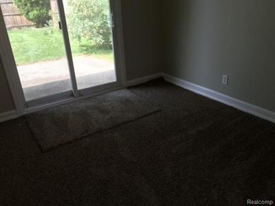 For Sale: 744 W Mapledale Hazel Park, MI 48030