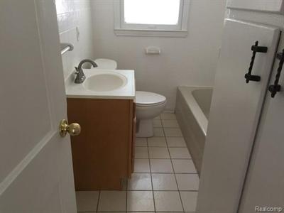 For Sale: 744 W Mapledale Hazel Park, MI 48030