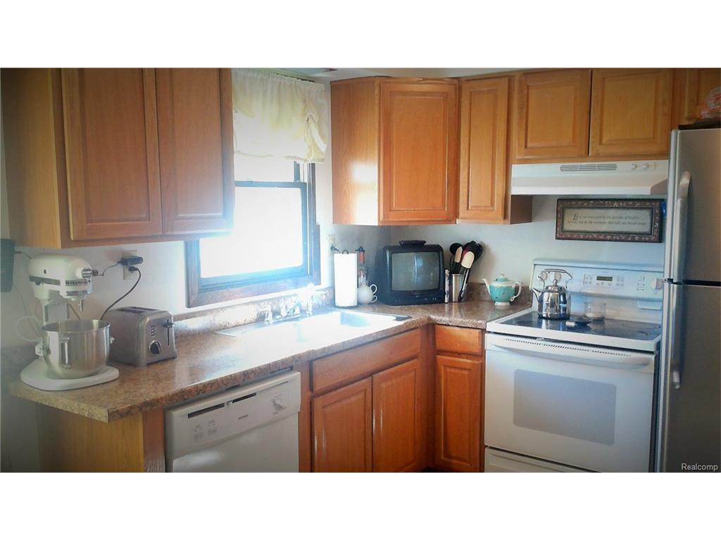 For Sale: 8121 Gibbons Rd Jeddo, MI 48032
