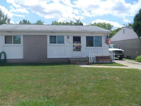 20781 15 Mile