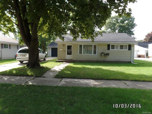 210 N Parker