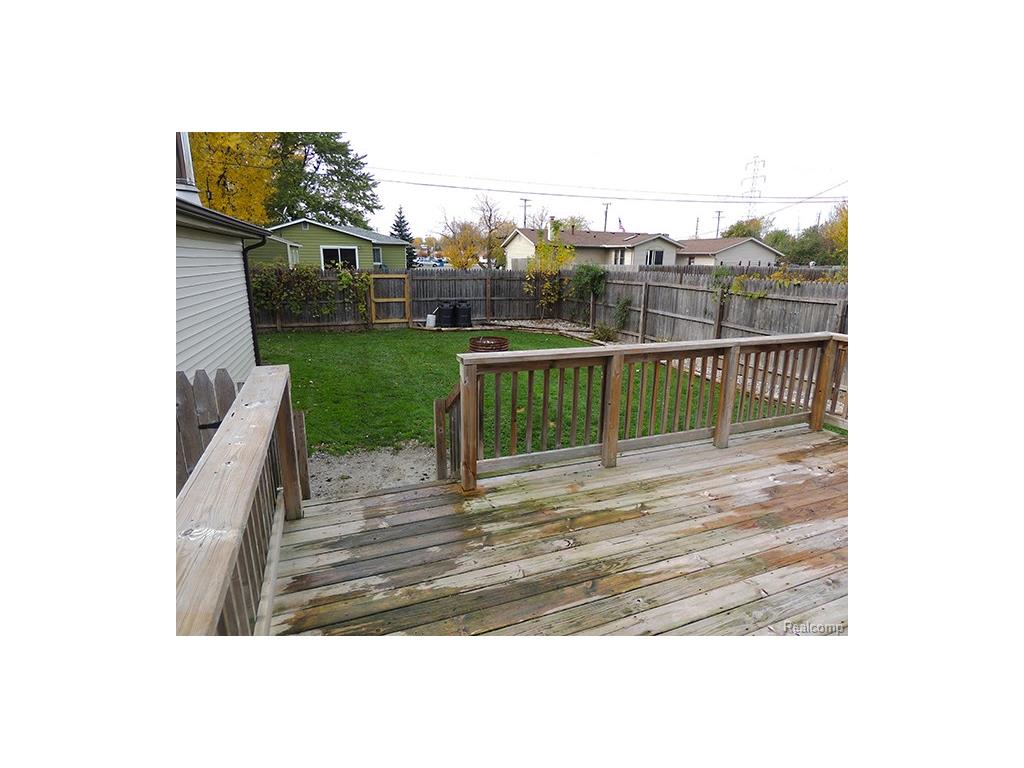 584 St Bernard St